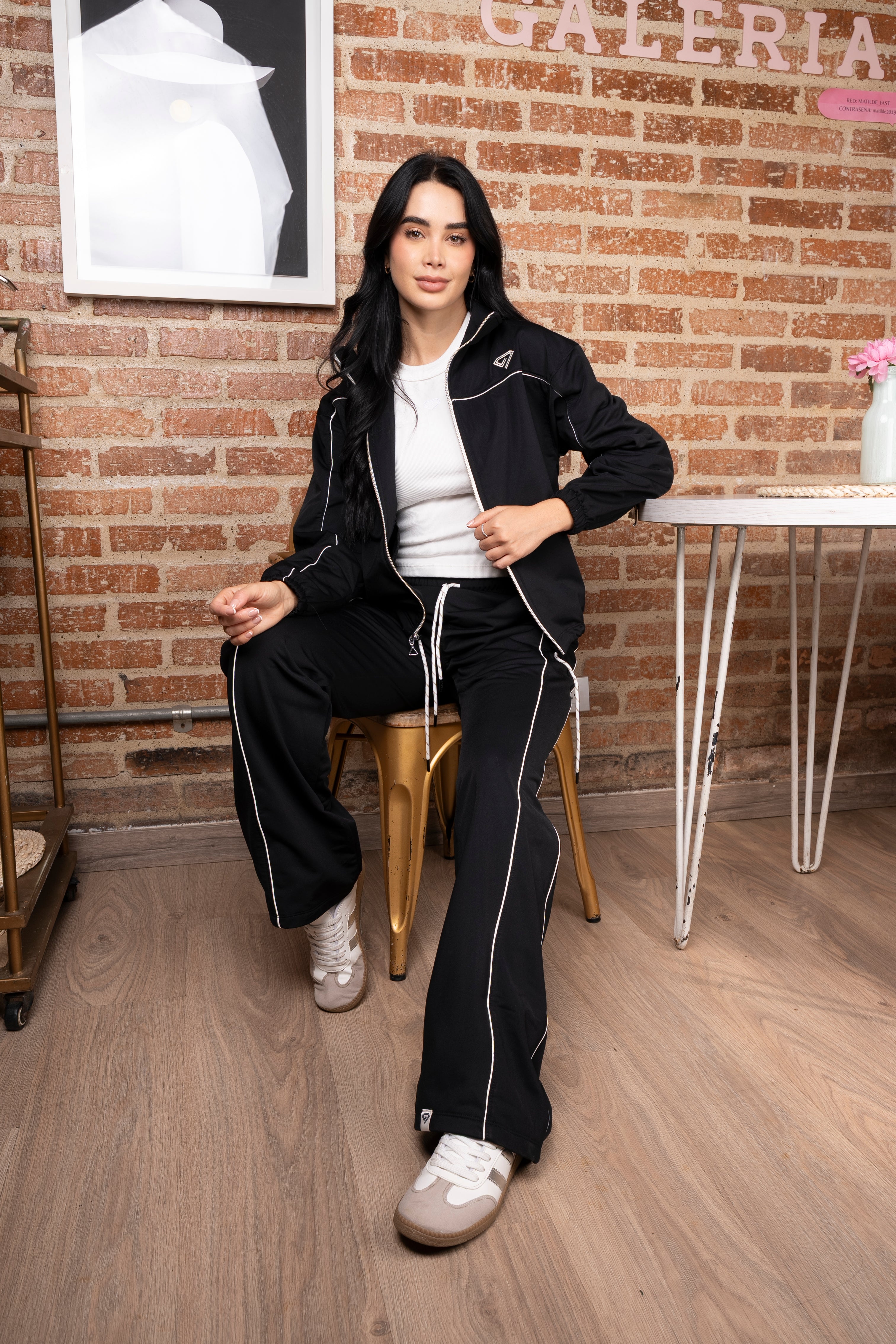 Set Élite Negro De Chaqueta y Sudadera Bota Recta