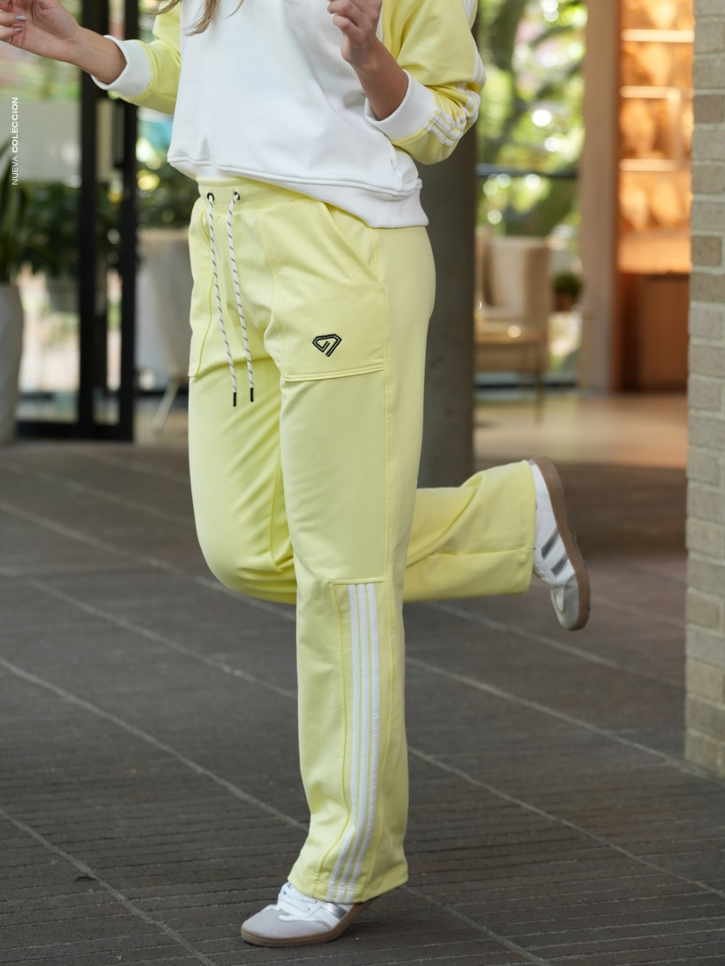 Sudadera Bota Recta Color Amarillo
