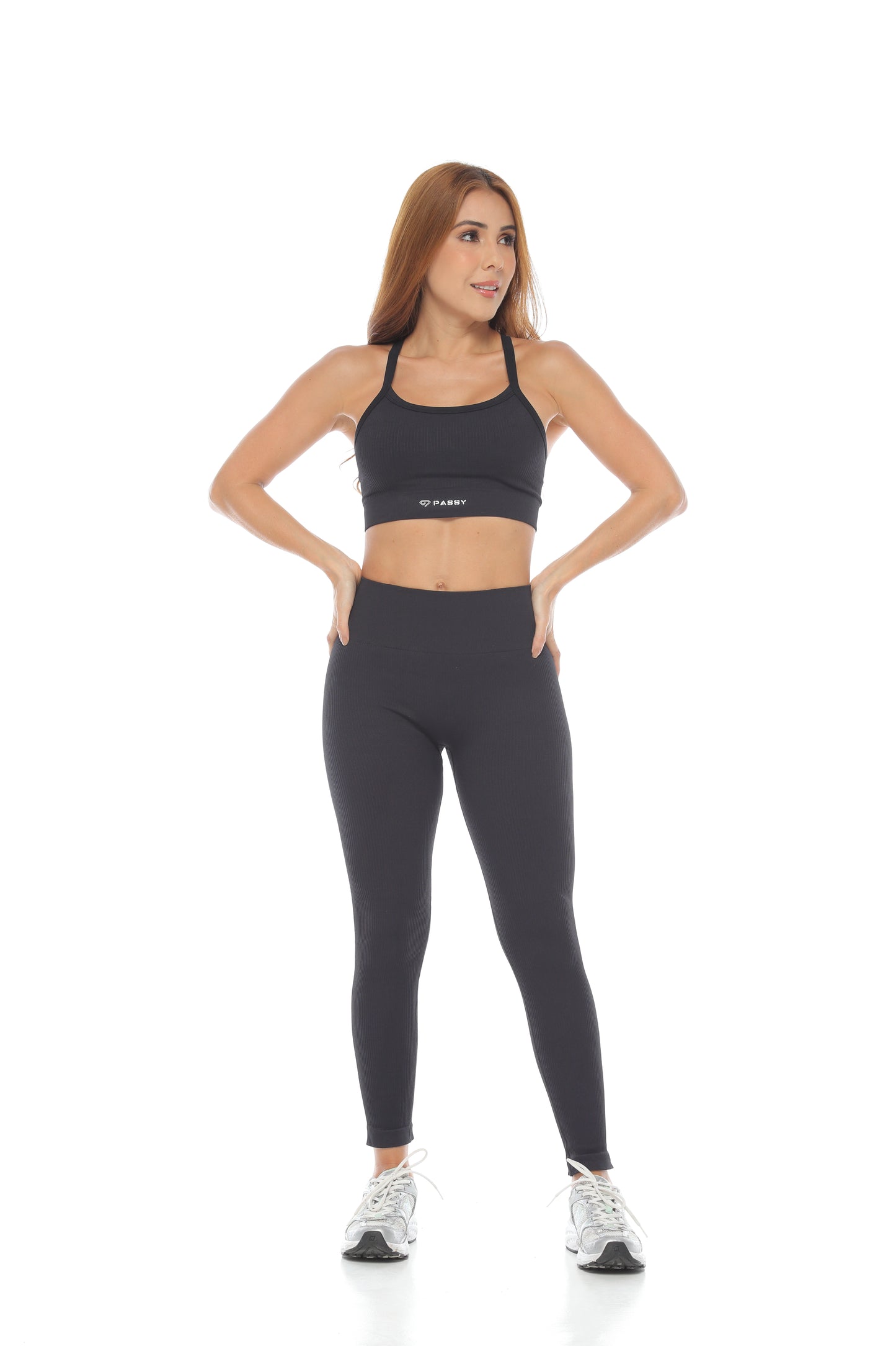 SET DEPORTIVO NEGRO DE LEGGINS Y TOP PARA MUJER