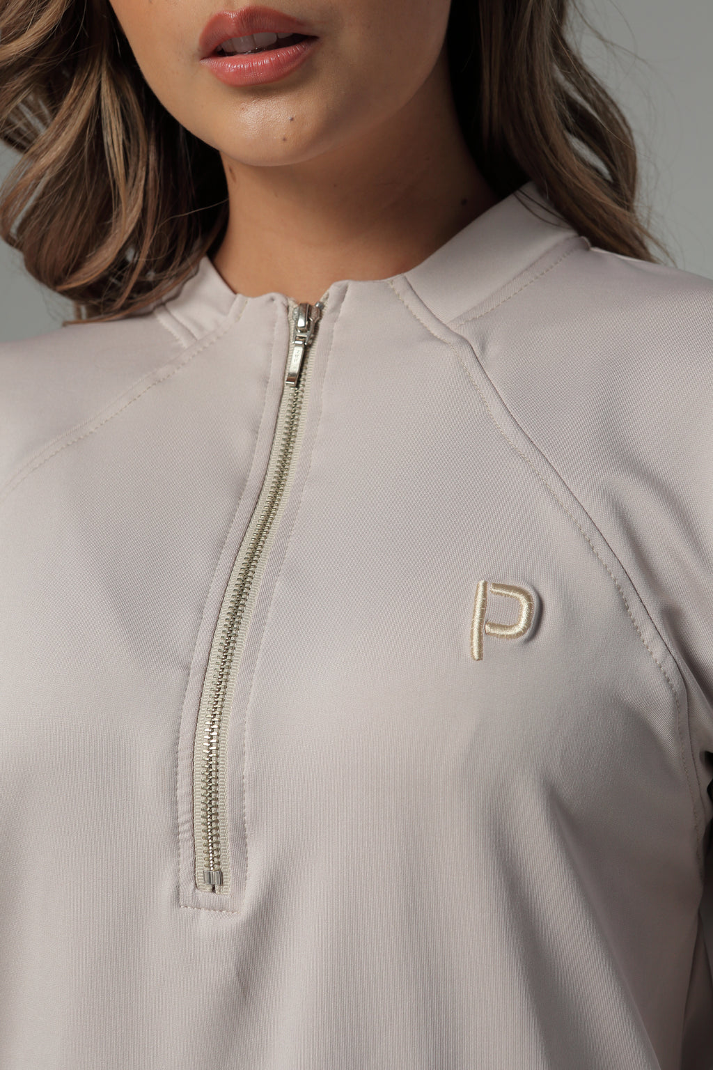 Set Camel Para Mujer De Buzo Con Cierre Y Short Oversize