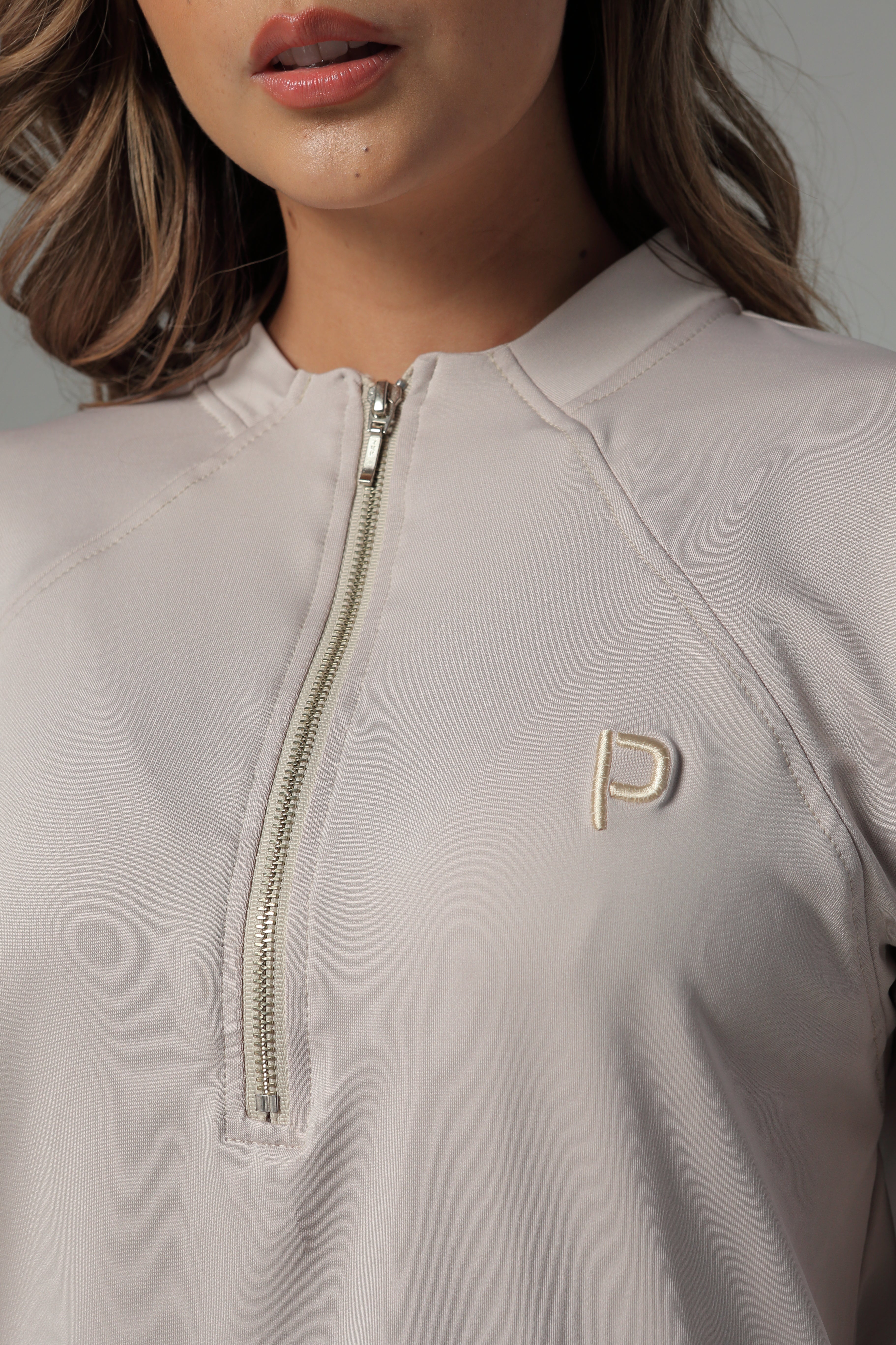 Set Camel Para Mujer De Buzo Con Cierre Y Short Oversize