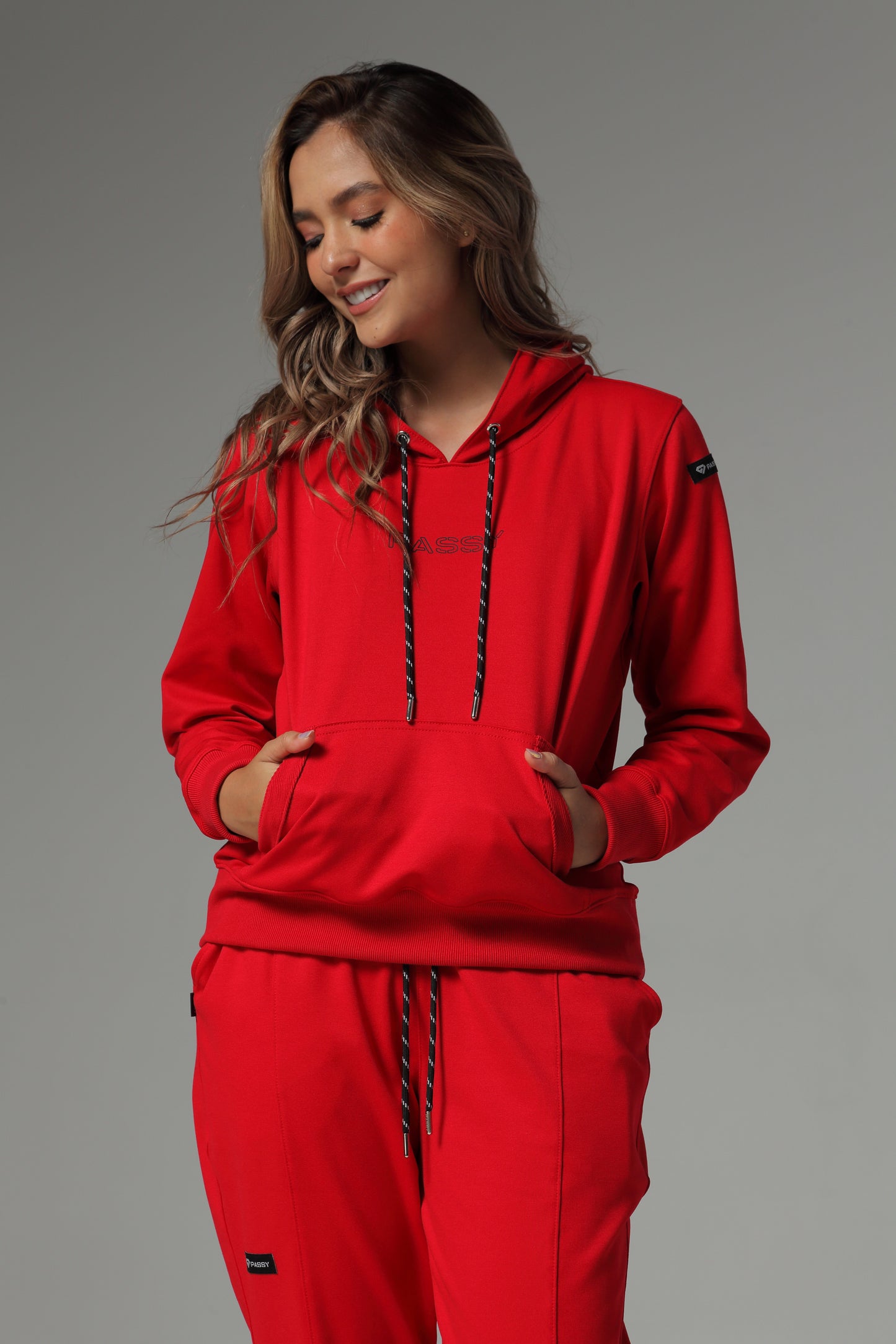 SET DE BUZO Y JOGGER COLOR ROJO PARA MUJER