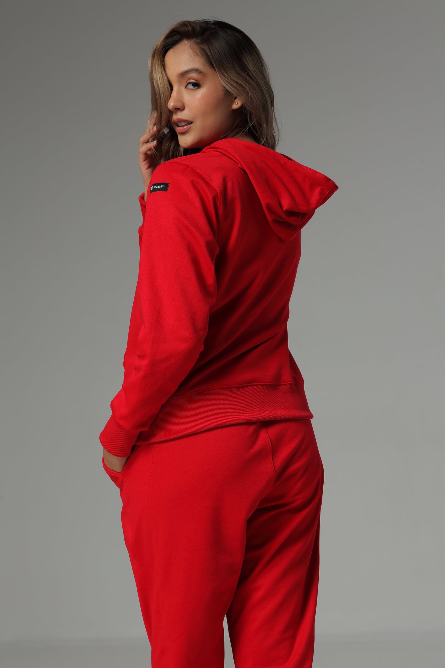 SET DE BUZO Y JOGGER COLOR ROJO PARA MUJER