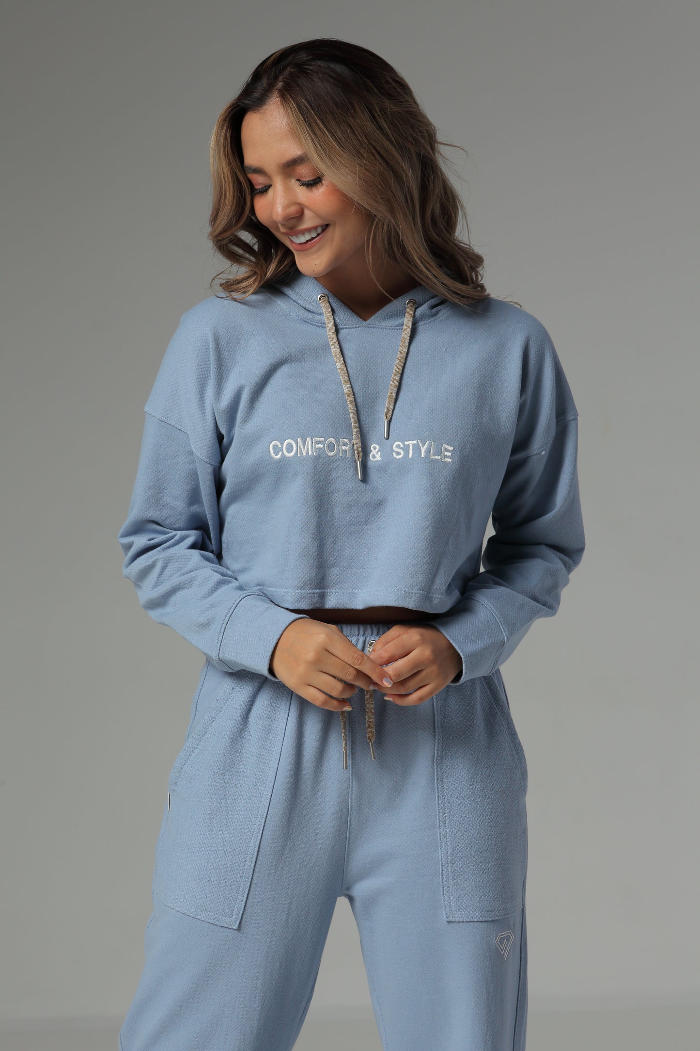 SET DE BUZO Y SUDADERA BOTA RECTA COLOR AZUL PARA MUJER