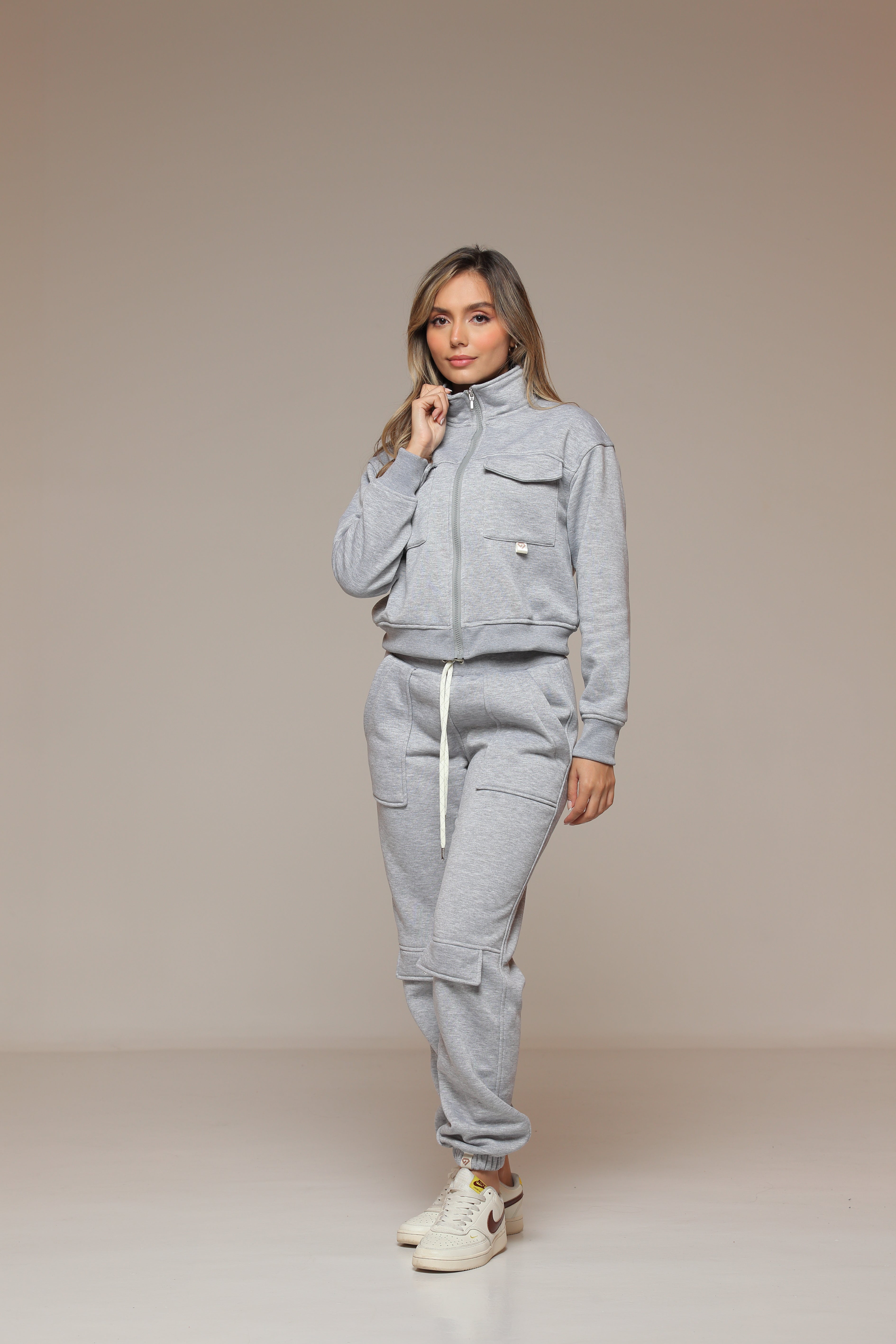Jogger Color Gris