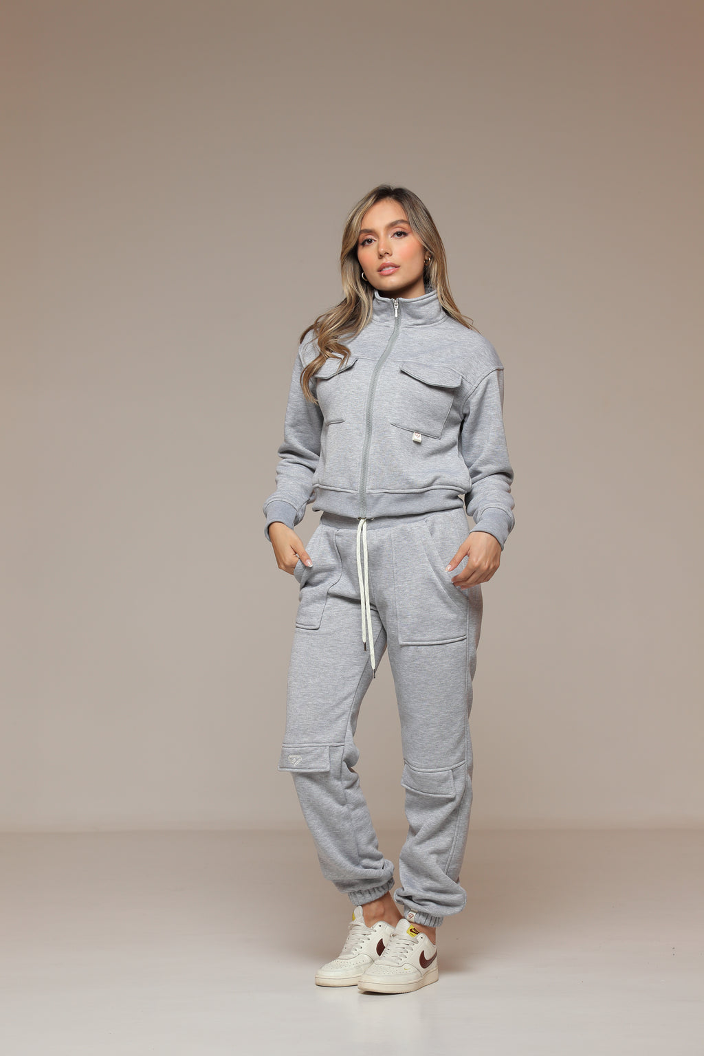 Jogger Color Gris