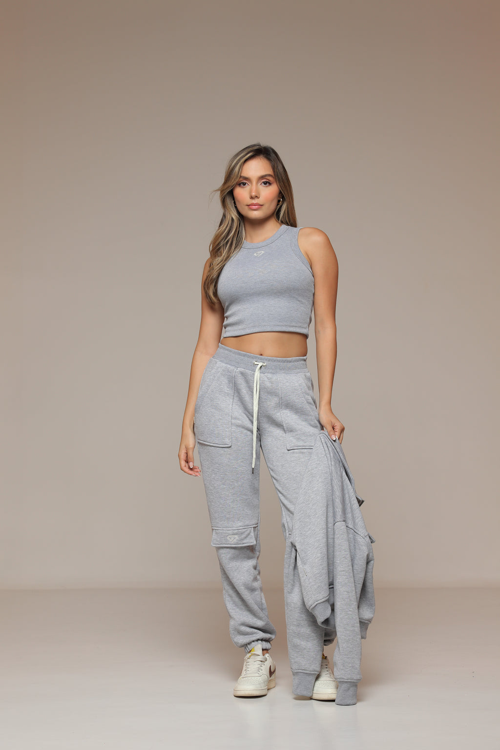 Jogger Color Gris
